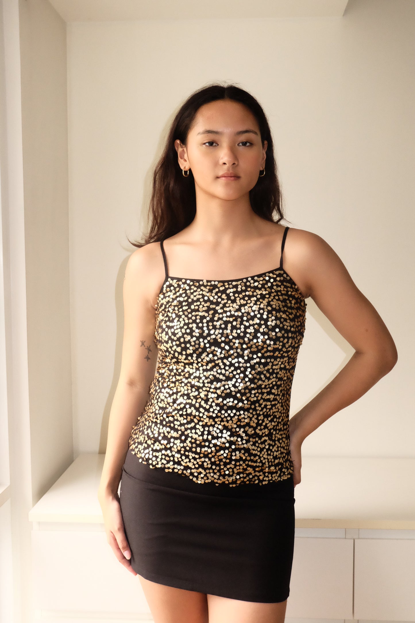 T09 Vintage Sequin Gold Black Top